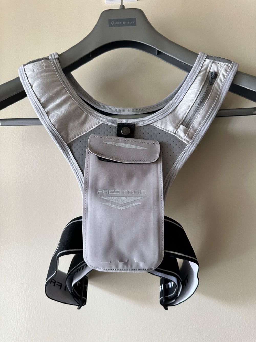 Freetrain V1 Reflective Running Vest with Phone pocket